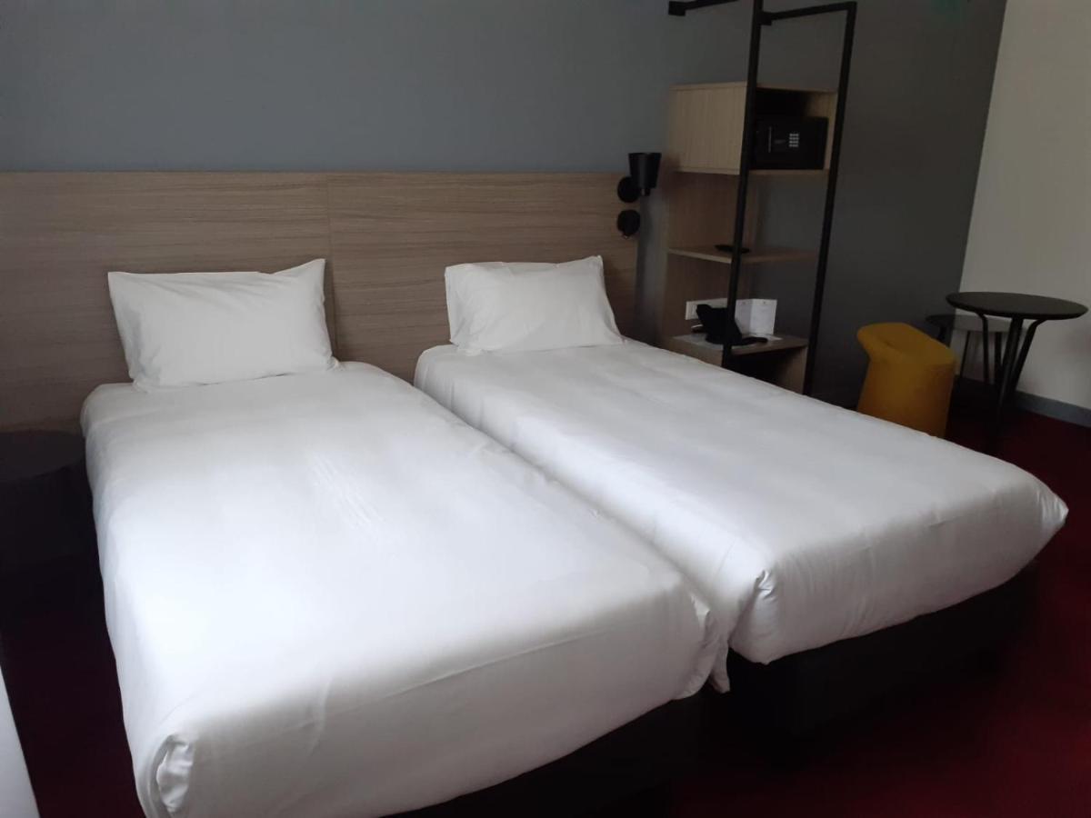 Sure Hotel By Best Western Les Portes De 몽토방 외부 사진